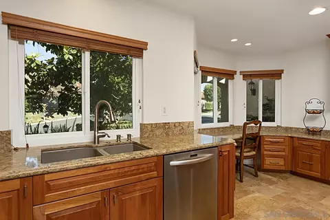 Kitchen - 4045 Vortex Pl, Escondido, CA 92025 photo 5 of 5