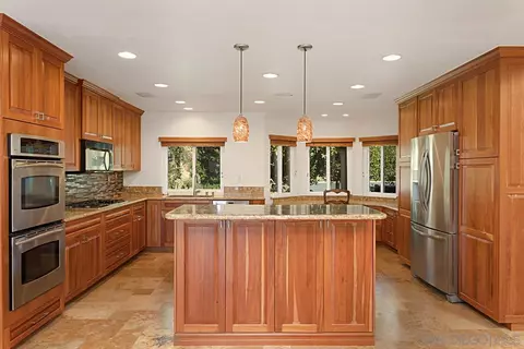 Kitchen - 4045 Vortex Pl, Escondido, CA 92025 photo 2 of 5