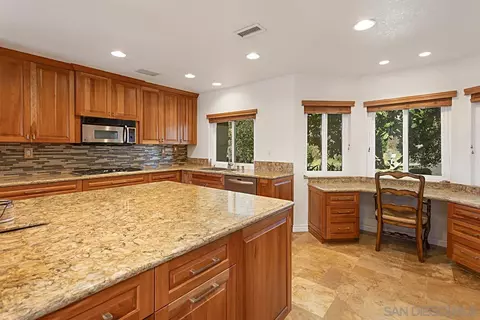 Kitchen - 4045 Vortex Pl, Escondido, CA 92025 photo 3 of 5