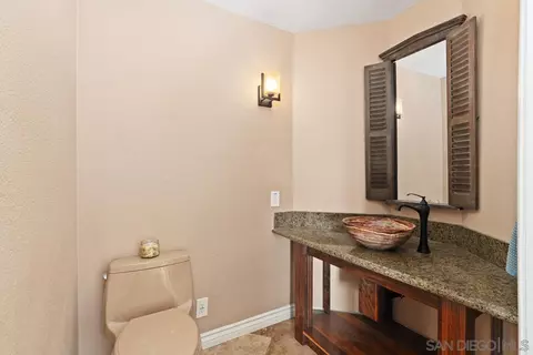 Bath - 4045 Vortex Pl, Escondido, CA 92025 photo 4 of 4