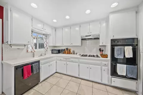 9906 Sierra Madre Rd, Spring Valley, CA 91977 photo 3