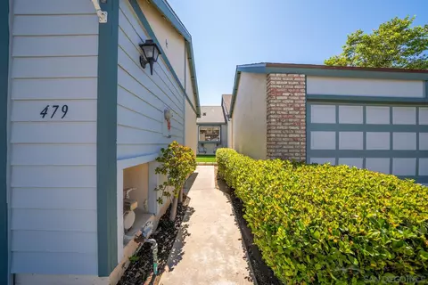 479 Bancroft Gln, Escondido, CA 92027 photo 3