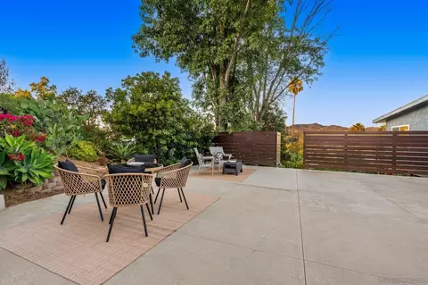 356 Crest Dr, Vista, CA 92084 photo 3