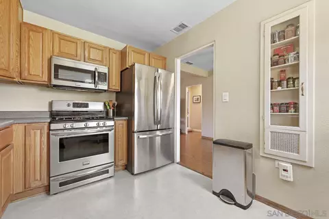 Kitchen - 4350 Yale Ave, La Mesa, CA 91942 photo 2 of 3
