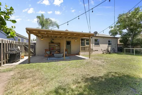 Exterior - 4350 Yale Ave, La Mesa, CA 91942 photo 10 of 12