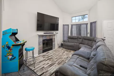 39782 Knollridge Dr, Temecula, CA 92591