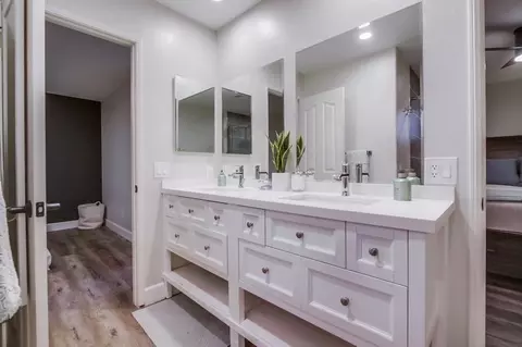 Bath - 12147 Sage View Rd, Poway, CA 92064 photo 4 of 5
