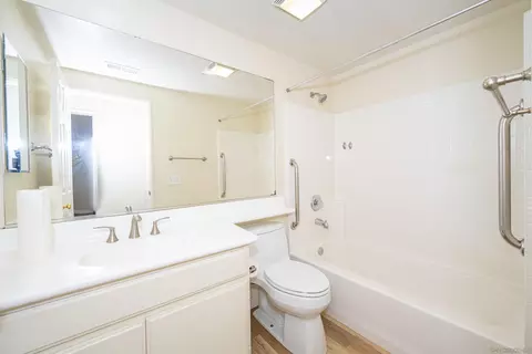 Bath - 835 Socin Ct, Escondido, CA 92027 photo 2 of 3