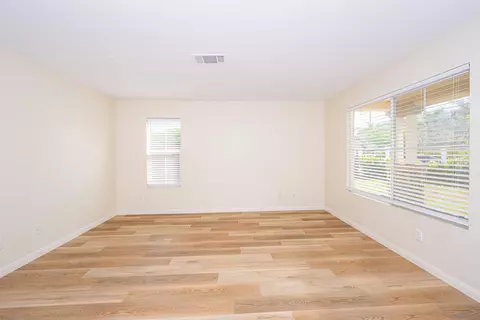 Living - 835 Socin Ct, Escondido, CA 92027 photo 5 of 11
