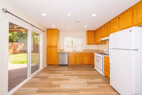 Kitchen - 835 Socin Ct, Escondido, CA 92027 photo 1 of 5