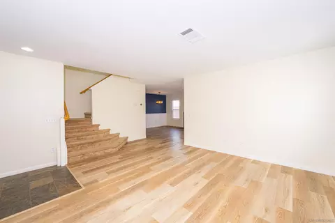Living - 835 Socin Ct, Escondido, CA 92027 photo 3 of 11