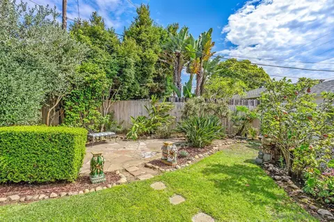 Exterior - 411 Vincente Way, La Jolla, CA 92037 photo 4 of 6