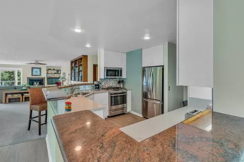 1676 Moorland Dr, San Diego, CA 92109
