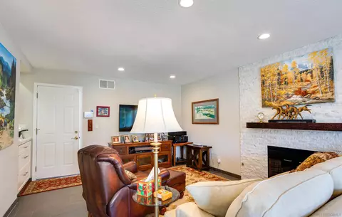 Living - 1773 Swallowtail Rd, Encinitas, CA 92024 photo 3 of 5