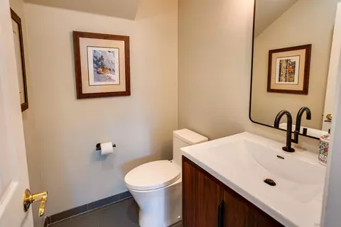 Bath - 1773 Swallowtail Rd, Encinitas, CA 92024 photo 1 of 3