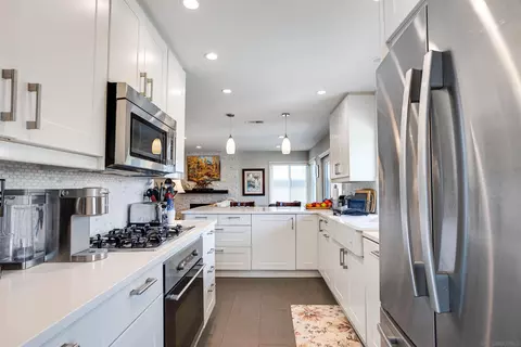 Kitchen - 1773 Swallowtail Rd, Encinitas, CA 92024 photo 2 of 4