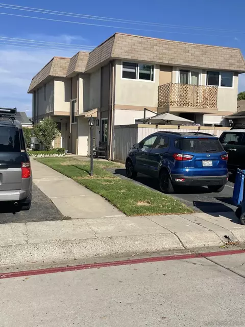 10009 Santana Ranch Ln, Santee, CA 92071