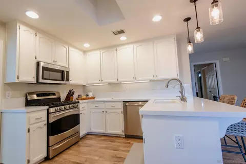Kitchen - 1598 Angel Pl, Ramona, CA 92065 photo 2 of 2