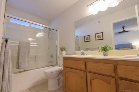 Bath - 1598 Angel Pl, Ramona, CA 92065 photo 1 of 2