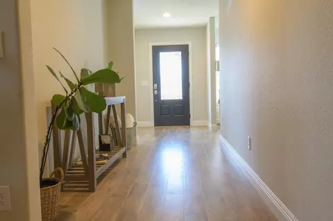 Entry Way - 1598 Angel Pl, Ramona, CA 92065 photo 2 of 2