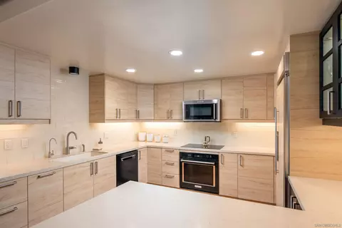 Kitchen - 7635 Eads Ave #103, La Jolla, CA 92037 photo 2 of 4
