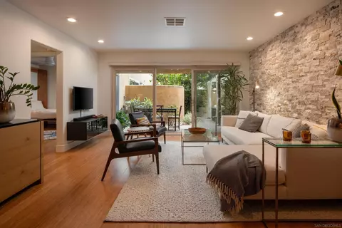 Living - 7635 Eads Ave #103, La Jolla, CA 92037 photo 2 of 4