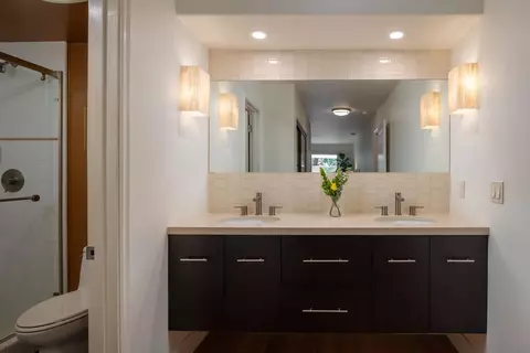 Bath - 7635 Eads Ave #103, La Jolla, CA 92037 photo 1 of 3