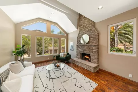 Living - 2566 Descanso Ln, El Cajon, CA 92021 photo 2 of 4