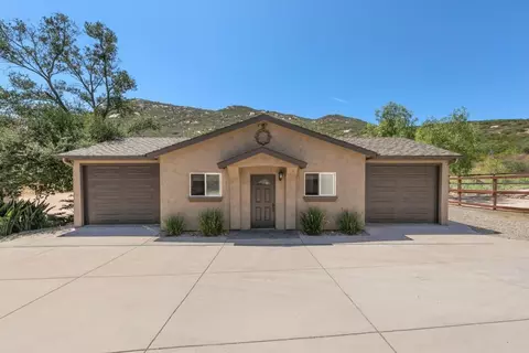 Exterior - 2566 Descanso Ln, El Cajon, CA 92021 photo 17 of 18
