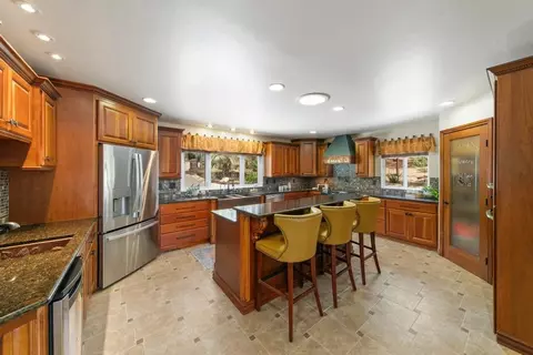 Kitchen - 2566 Descanso Ln, El Cajon, CA 92021 photo 2 of 2