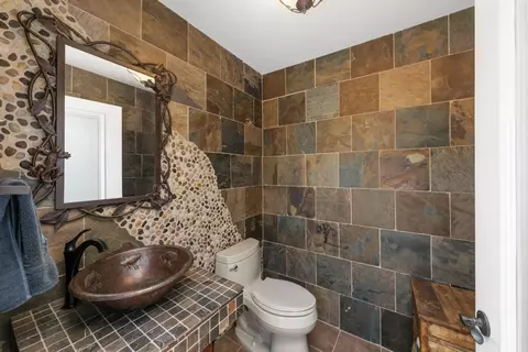 Bath - 2566 Descanso Ln, El Cajon, CA 92021 photo 4 of 4