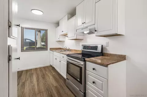 2111 Berry St, Lemon Grove, CA 91945