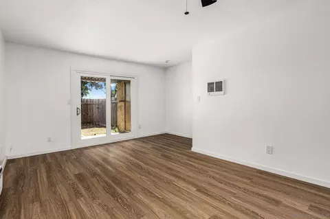 2111 Berry St, Lemon Grove, CA 91945 photo 2