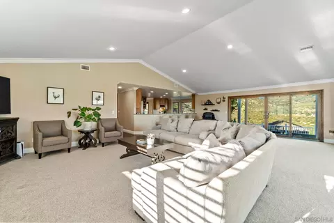 Living - 16064 Loose Creek Rd, Jamul, CA 91935 photo 4 of 5