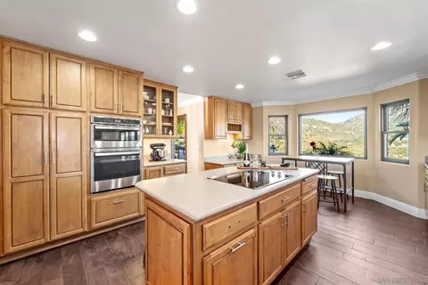 Kitchen - 16064 Loose Creek Rd, Jamul, CA 91935 photo 3 of 9