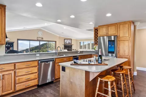 Kitchen - 16064 Loose Creek Rd, Jamul, CA 91935 photo 6 of 9