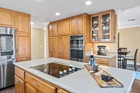 Kitchen - 16064 Loose Creek Rd, Jamul, CA 91935 photo 8 of 9