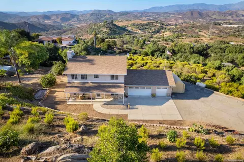 30521 Roadrunner Rdg, Valley Center, CA 92082