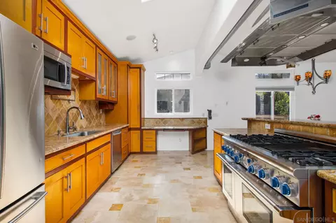 1467 Planet Rd, Vista, CA 92083 photo 5