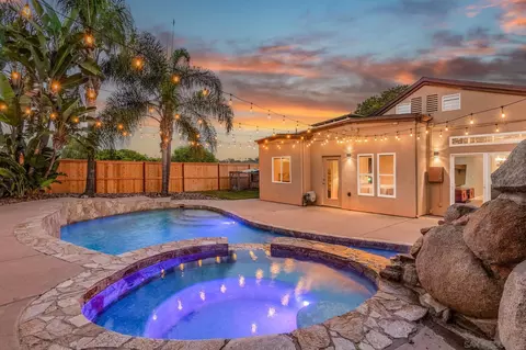 1467 Planet Rd, Vista, CA 92083 photo 2