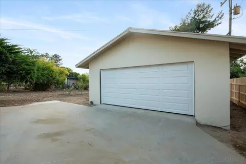 Exterior - 495 Vale View Dr, Vista, CA 92081 photo 7 of 11