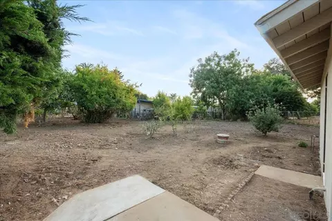 Exterior - 495 Vale View Dr, Vista, CA 92081 photo 8 of 11