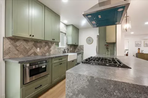 Kitchen - 495 Vale View Dr, Vista, CA 92081 photo 2 of 4