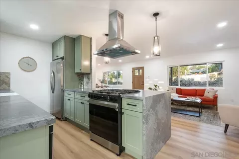 Kitchen - 495 Vale View Dr, Vista, CA 92081 photo 4 of 4