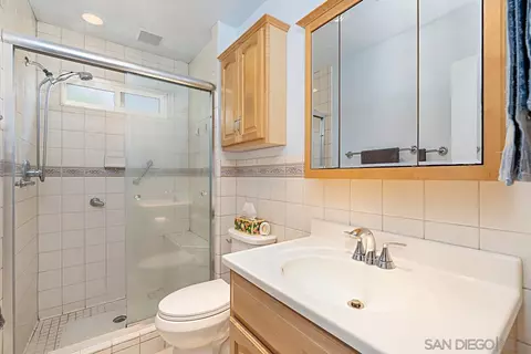 Bath - 3023 Luana Dr, Oceanside, CA 92056 photo 1 of 2