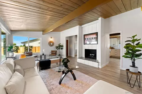 244 N Westwind Dr, El Cajon, CA 92020