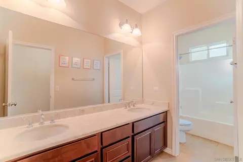 Bath - 45951 Camino Rubi, Temecula, CA 92592 photo 4 of 4