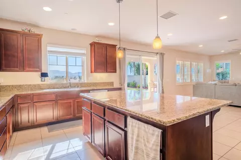 Kitchen - 45951 Camino Rubi, Temecula, CA 92592 photo 5 of 6