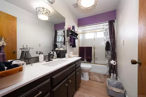 Bath - 1665 Star Valley Rd, Alpine, CA 91901 photo 2 of 5