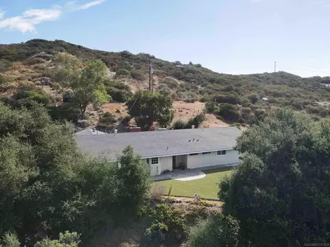 1665 Star Valley Rd, Alpine, CA 91901